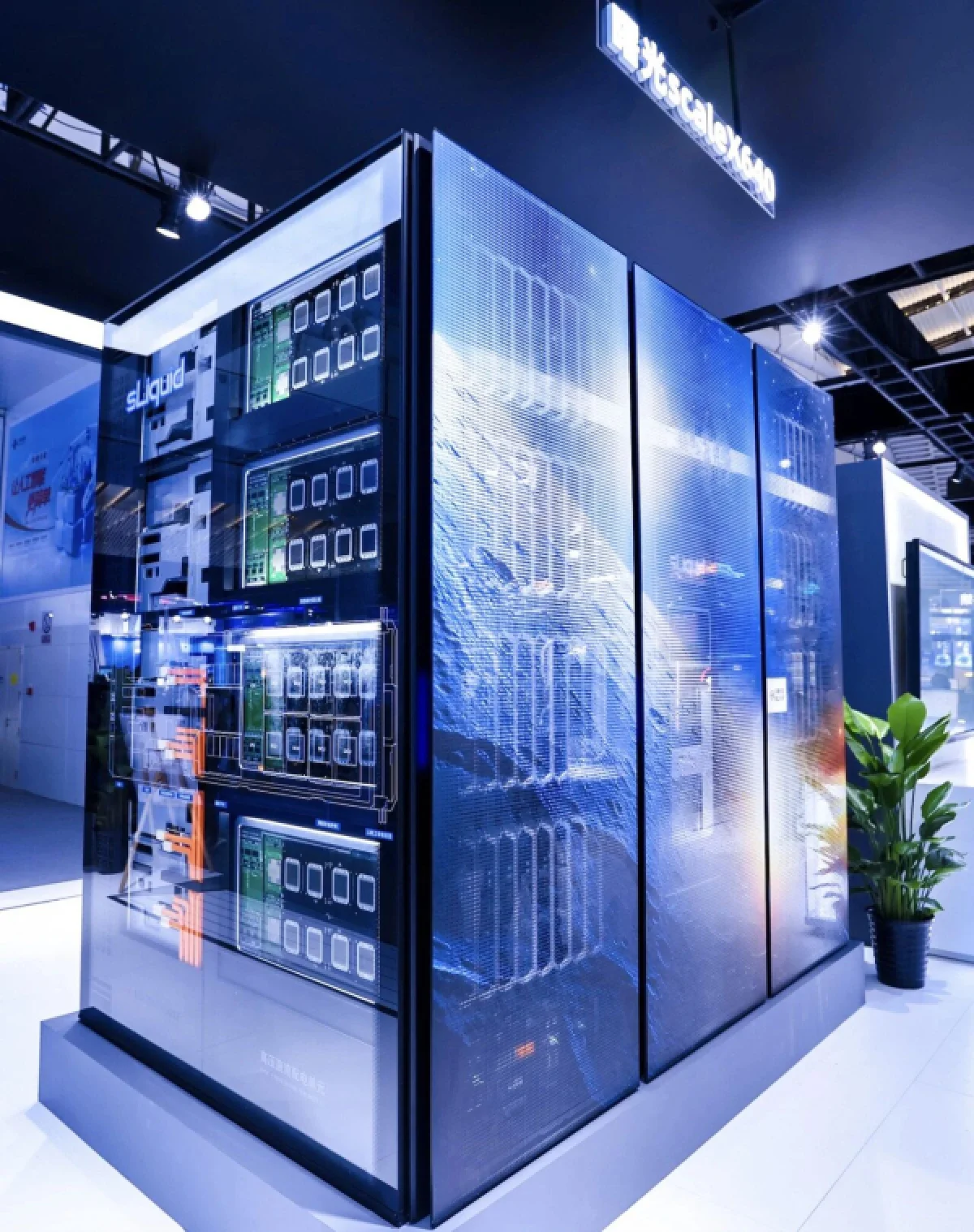 Рекордная плотность: 640 ИИ-ускорителей в одной стойке