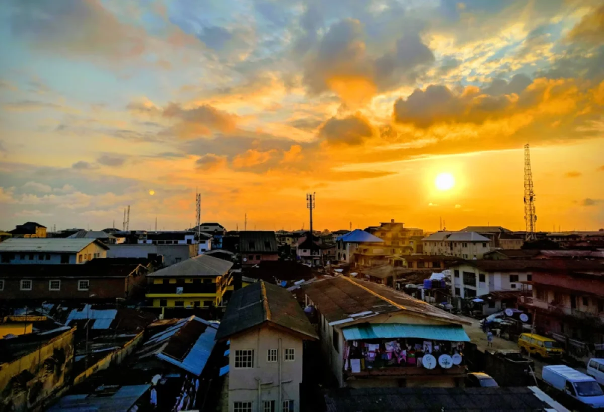 Huawei представила компактную станцию для связи в глухих районах Африки