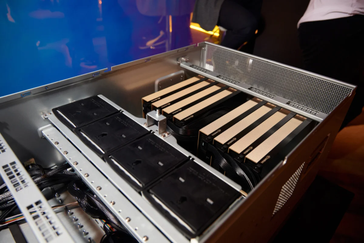 До 16 GPU в одной стойке: Selectel запускает мощный AI-сервер для тяжелых вычислений