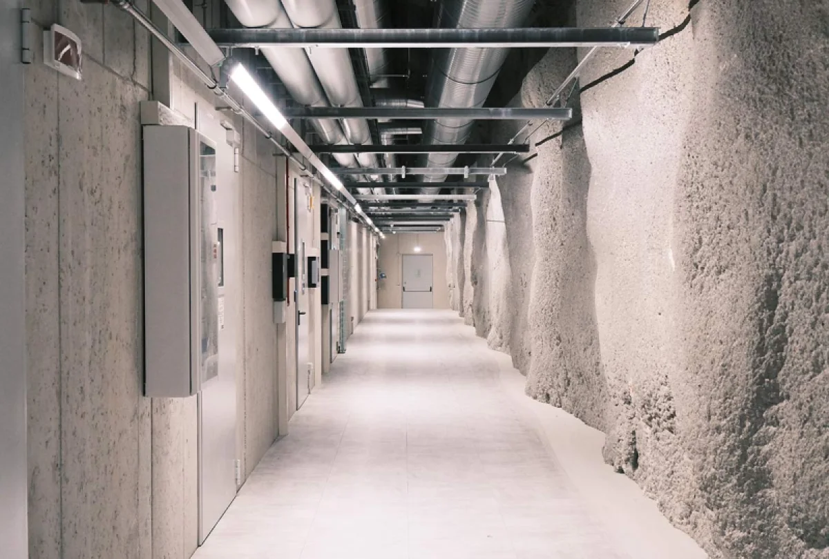 Подземный ЦОД в Альпах: как шахта для добычи доломита стала высокотехнологичным хранилищем данных