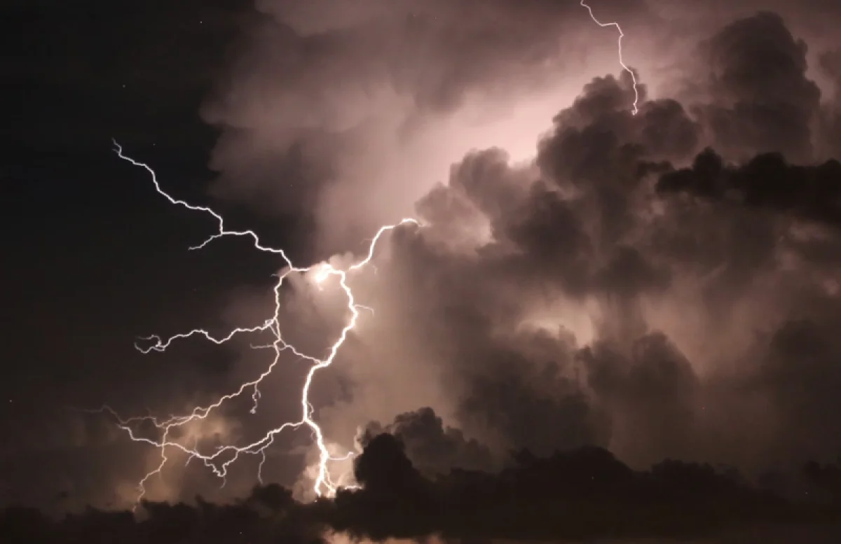 Неооблакам говорят «нет»: почему ЦОД-гиганты выбирают стабильность вместо сверхприбыли